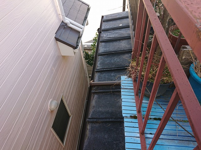 ベランダの先の屋根